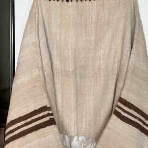 100% Alpaca wool. Handmade in Peru.